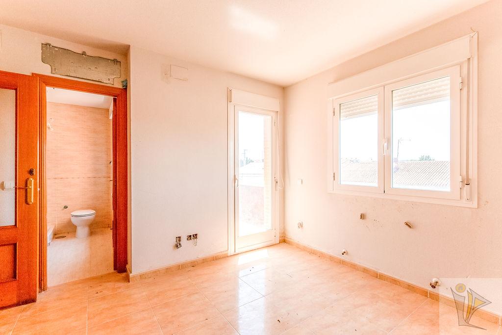 For sale of chalet in Ontígola