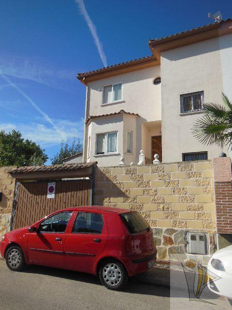 For sale of chalet in Villanueva de Perales
