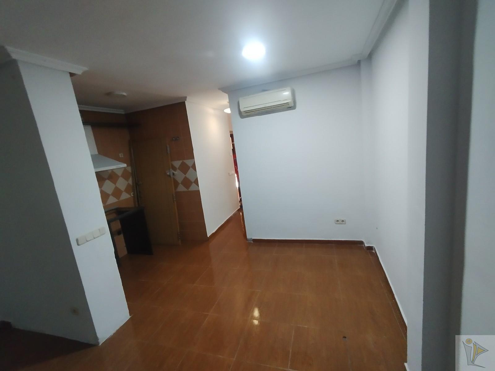 For sale of flat in Madrid