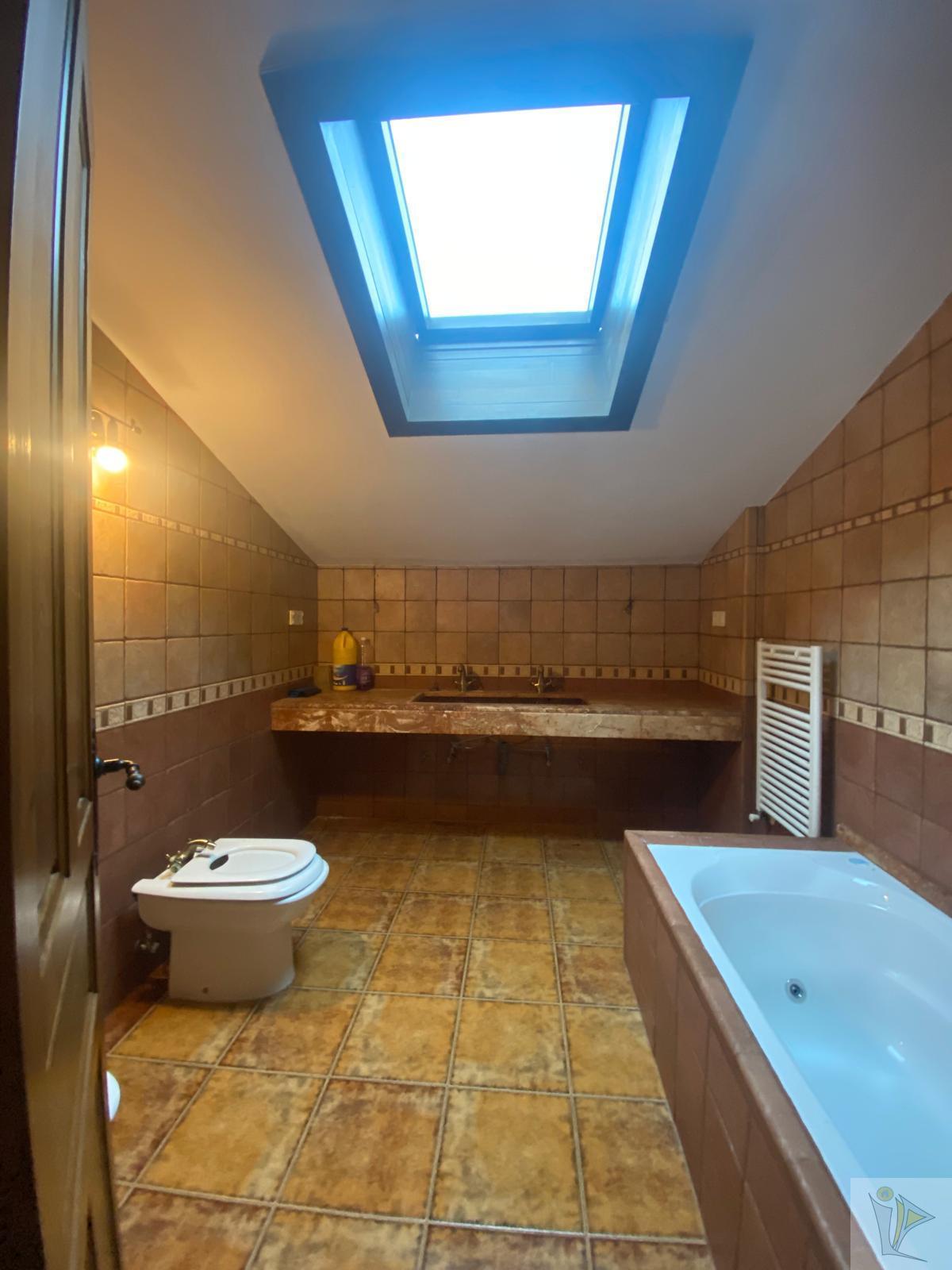 Venta de chalet en Villa del Prado