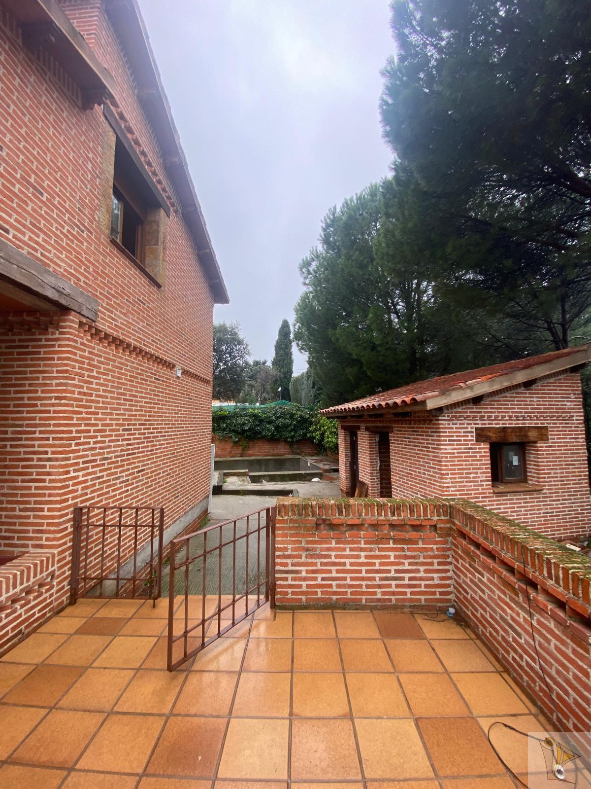 Venta de chalet en Villa del Prado