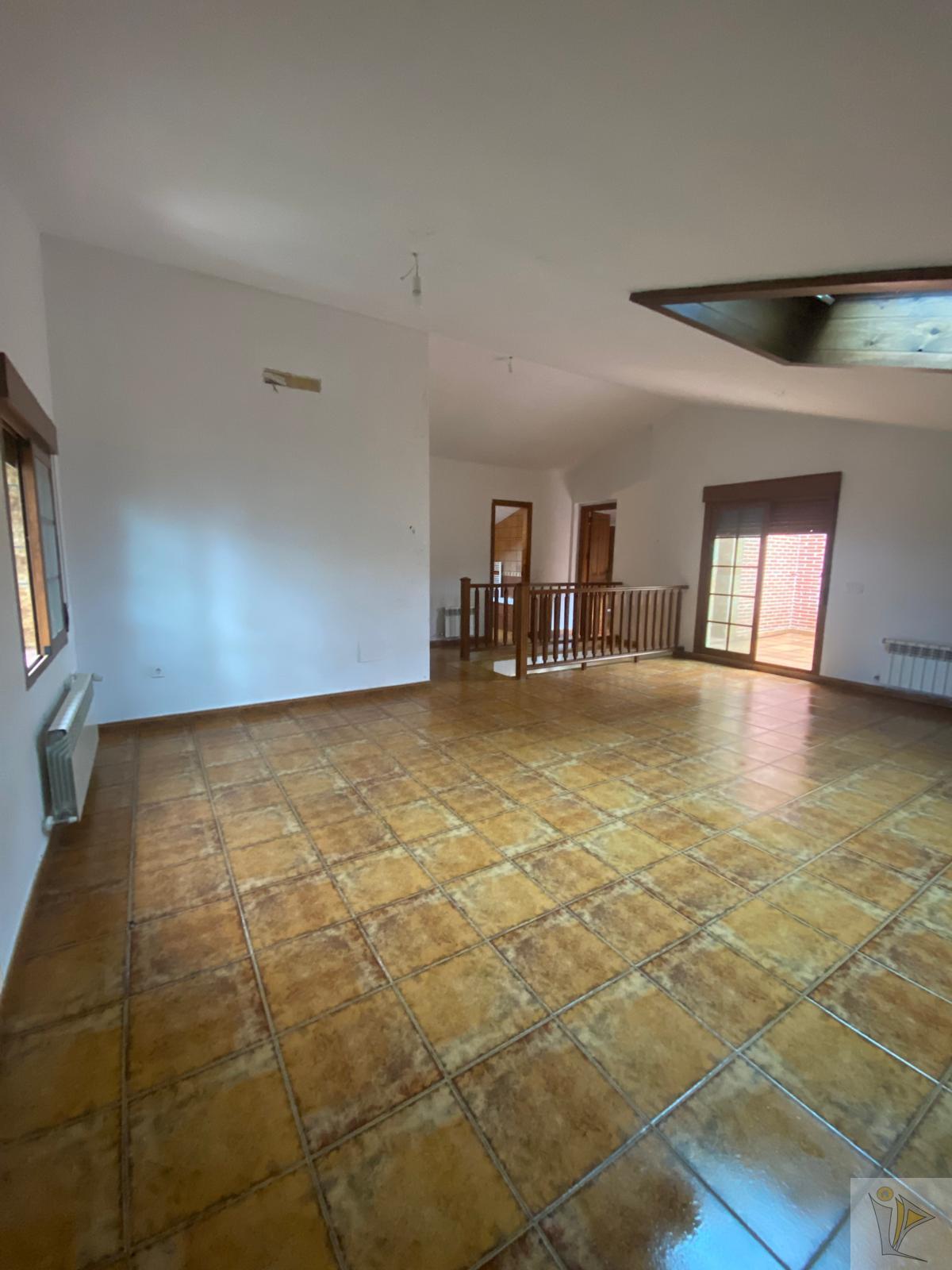 Venta de chalet en Villa del Prado