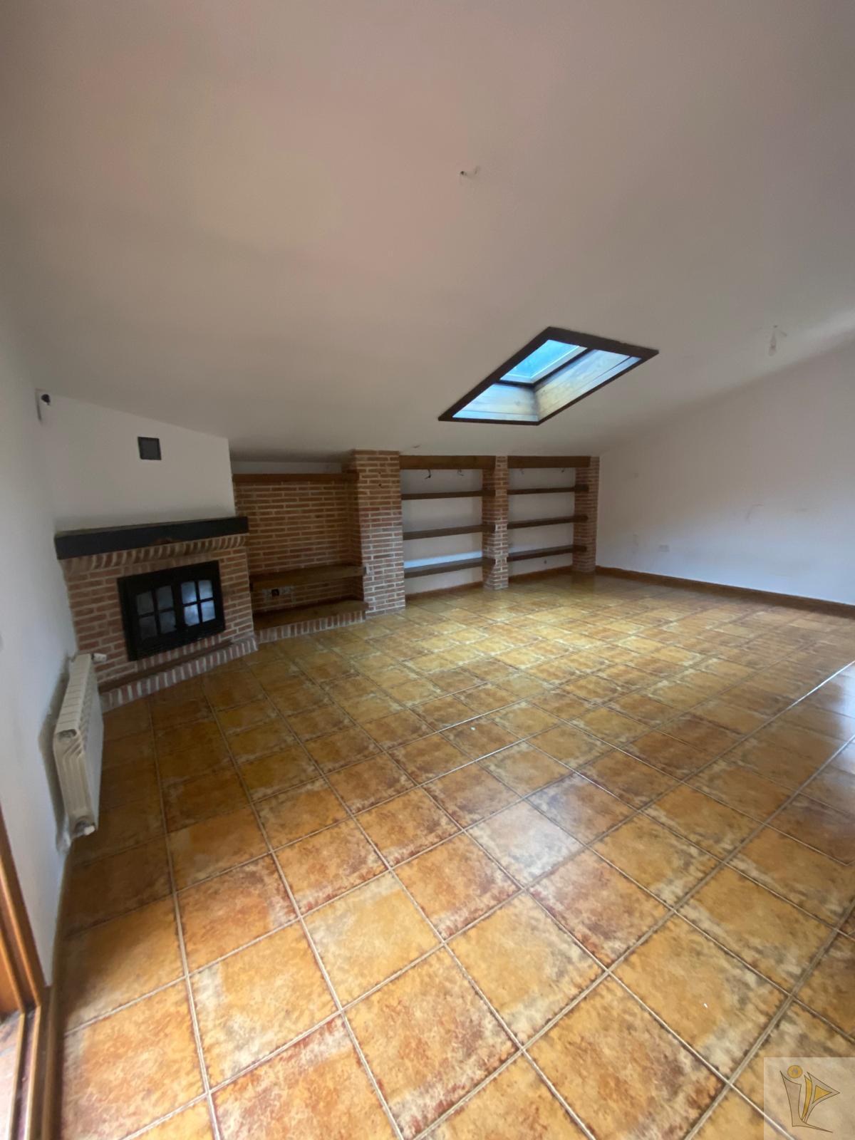 Venta de chalet en Villa del Prado