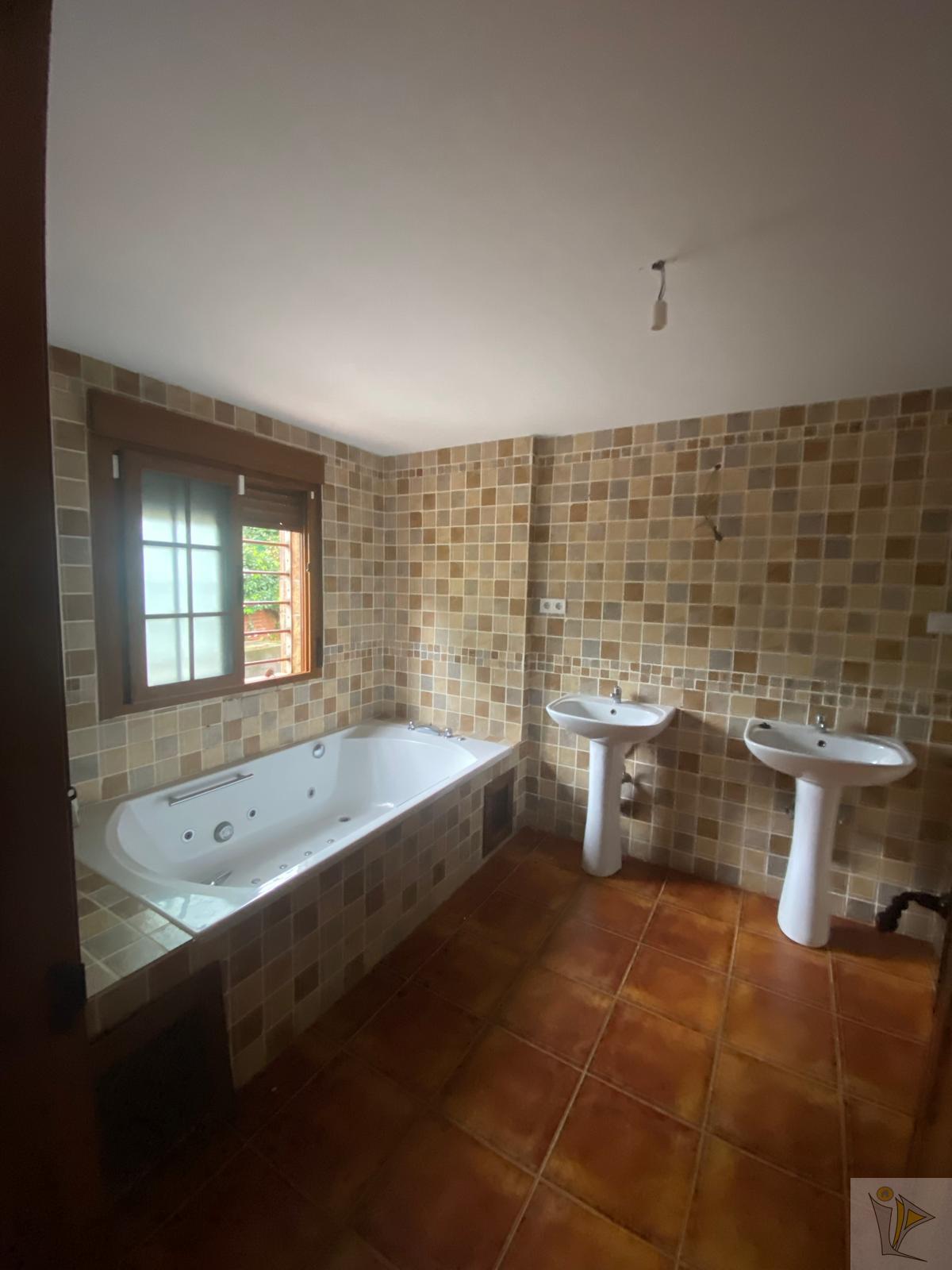 Venta de chalet en Villa del Prado