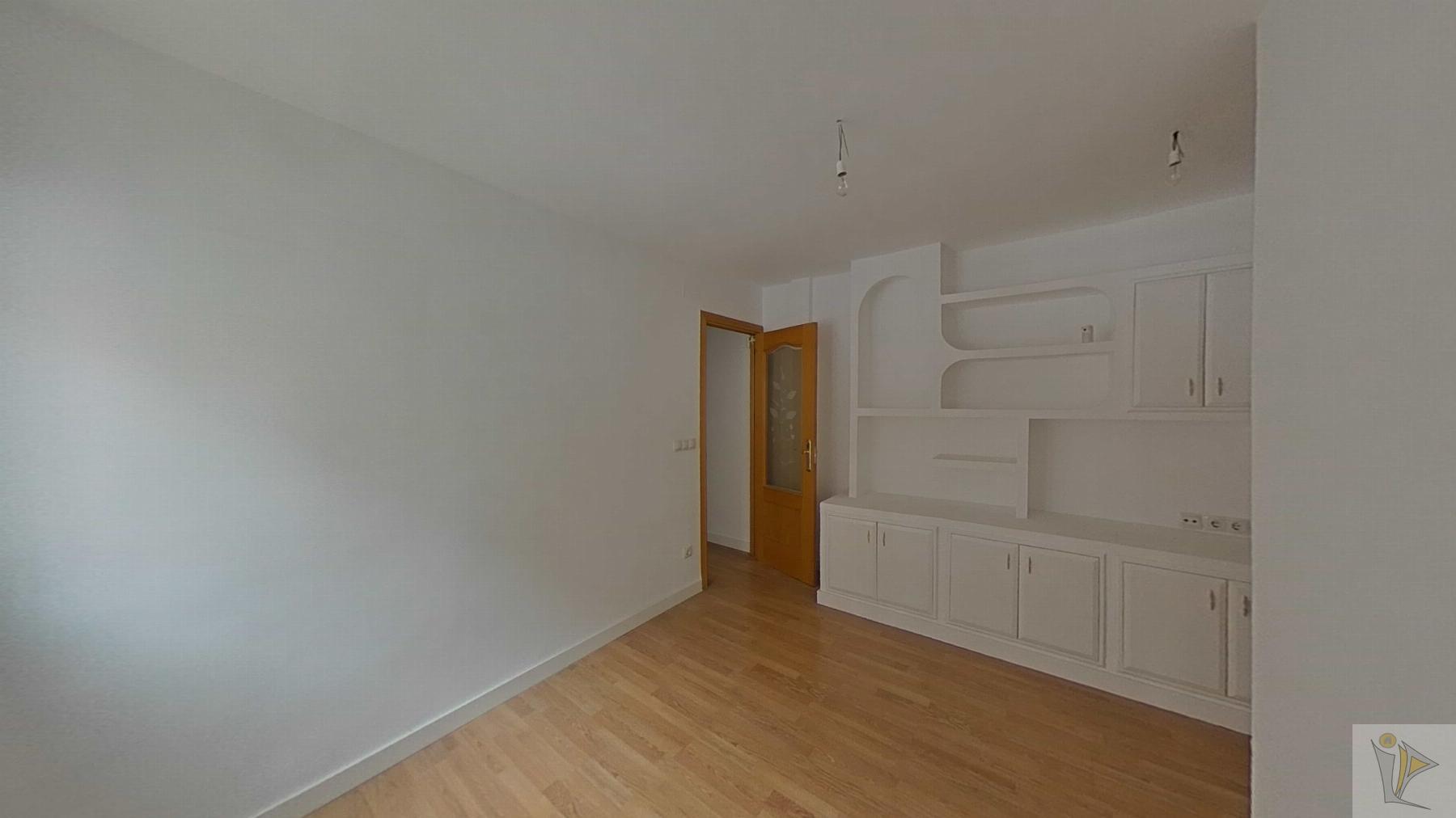 For sale of flat in Madrid