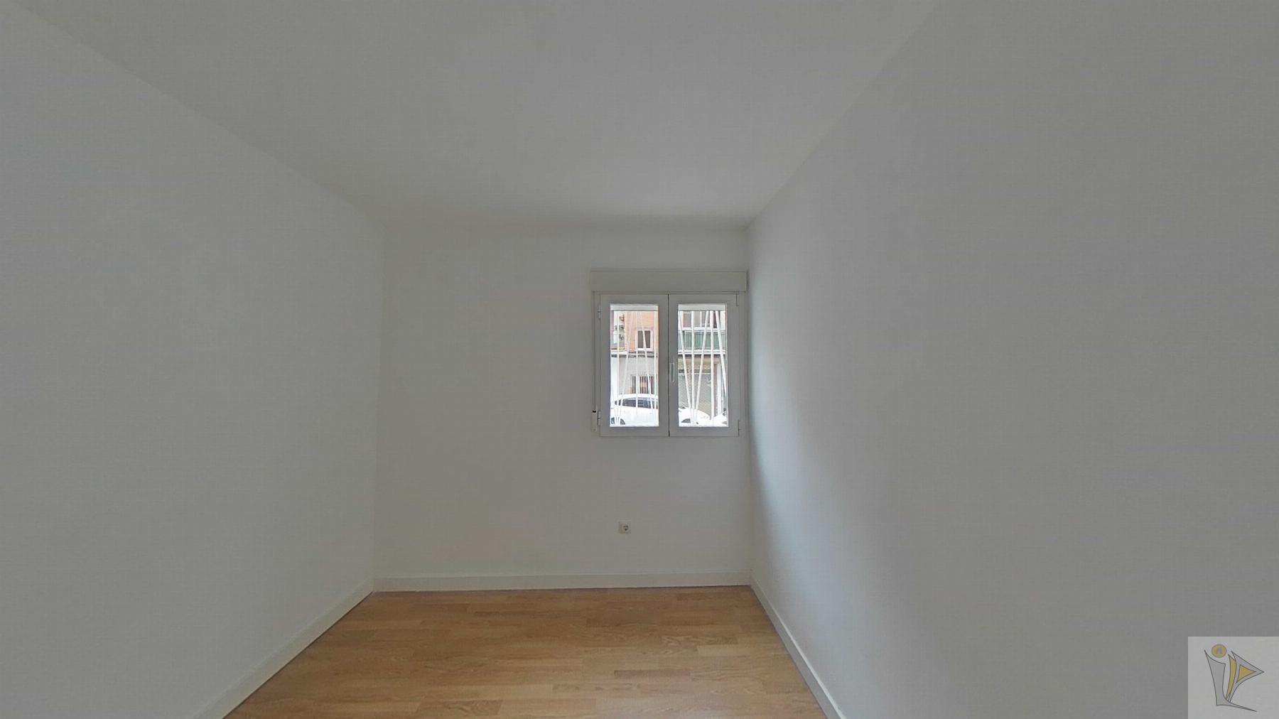For sale of flat in Madrid