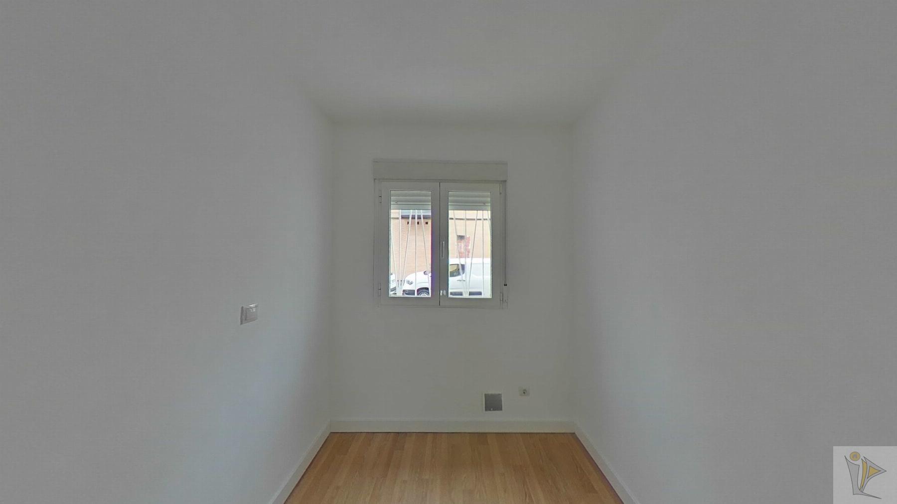 For sale of flat in Madrid
