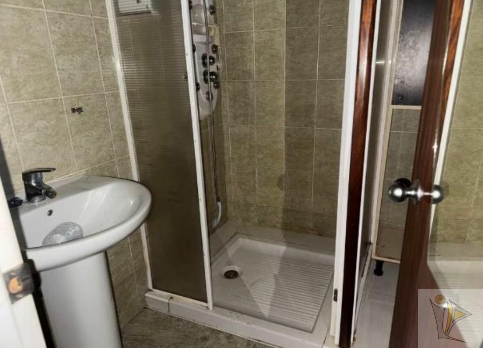 Venta de local en Torres de la Alameda