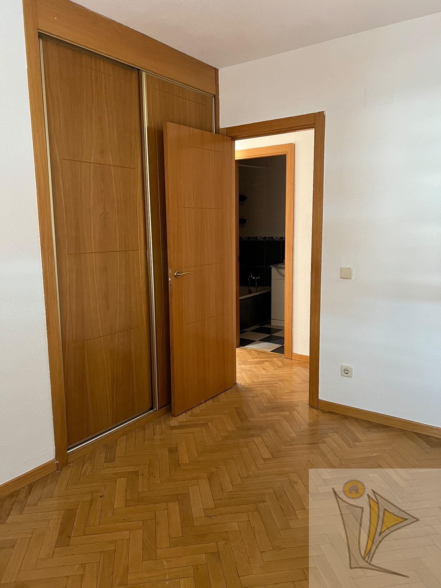 For sale of flat in Madrid