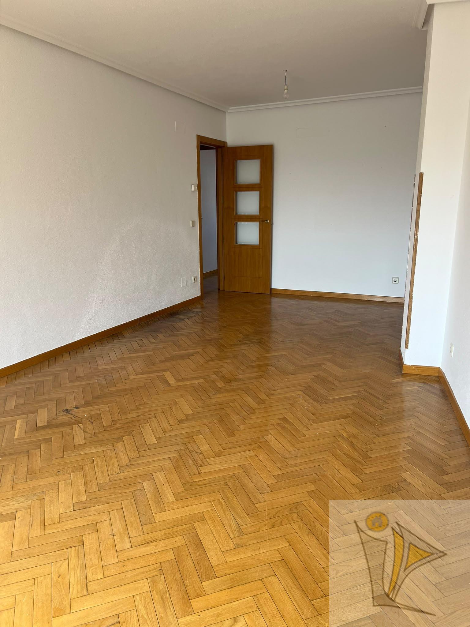 For sale of flat in Madrid