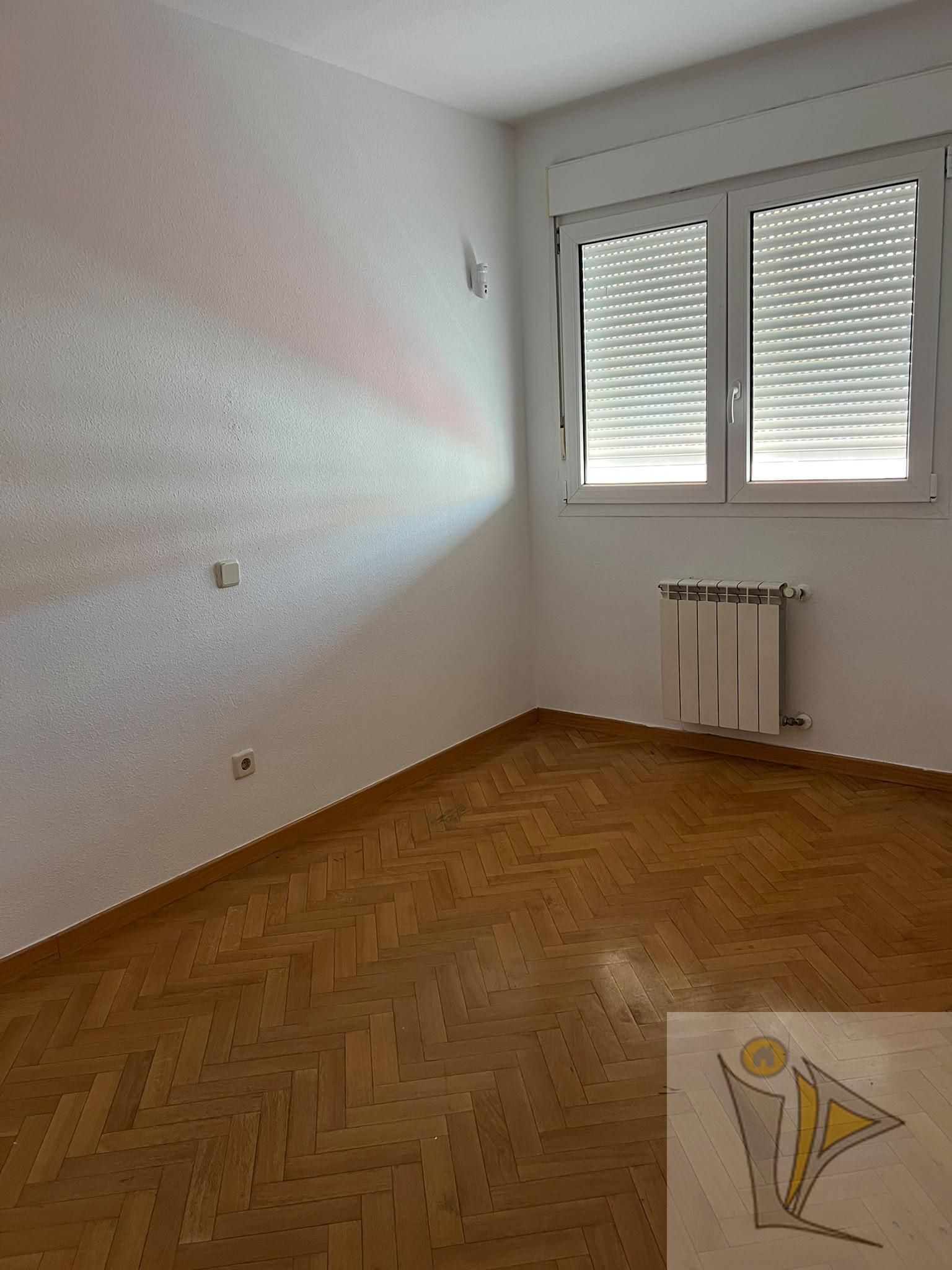 For sale of flat in Madrid