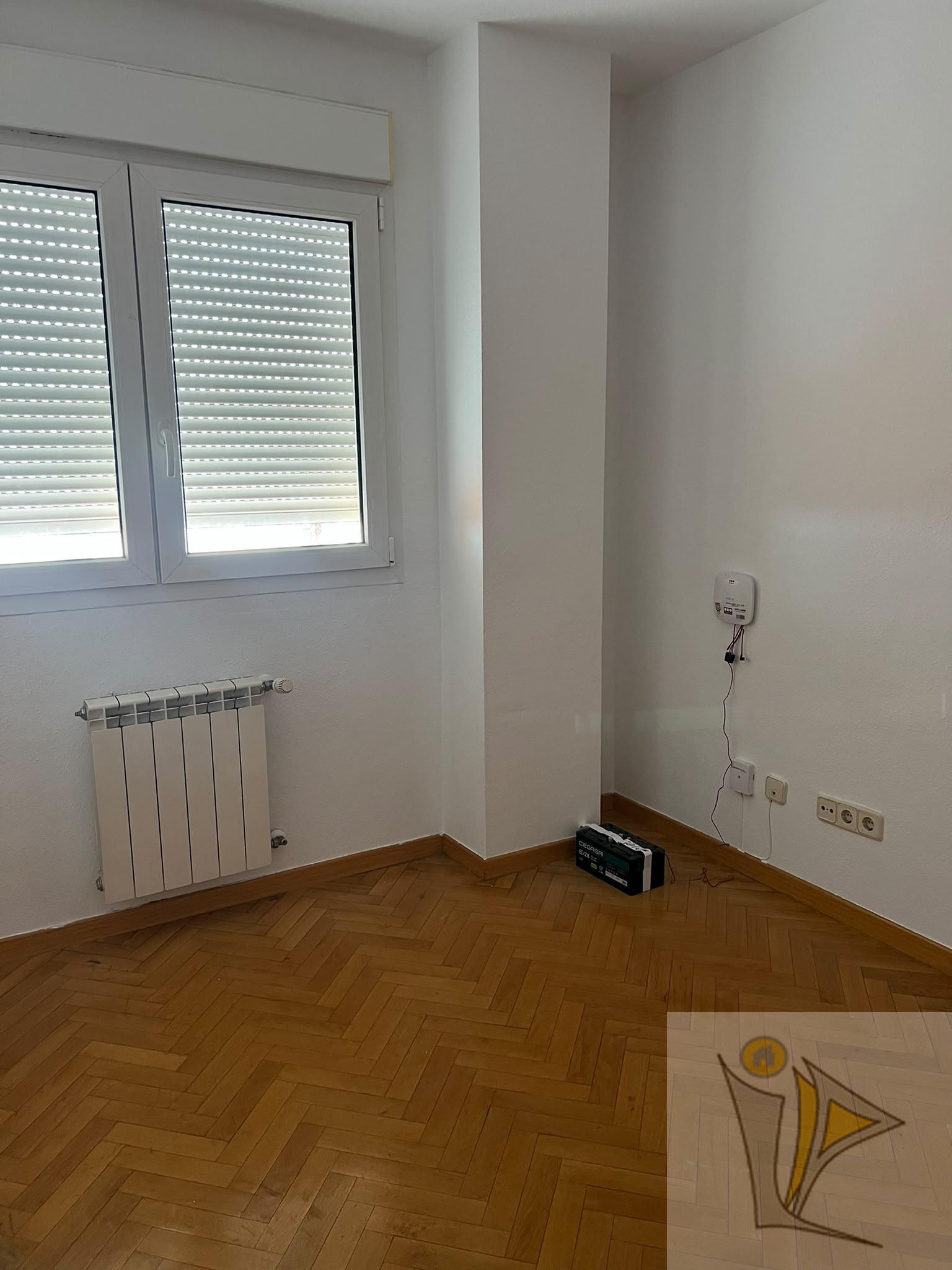 For sale of flat in Madrid