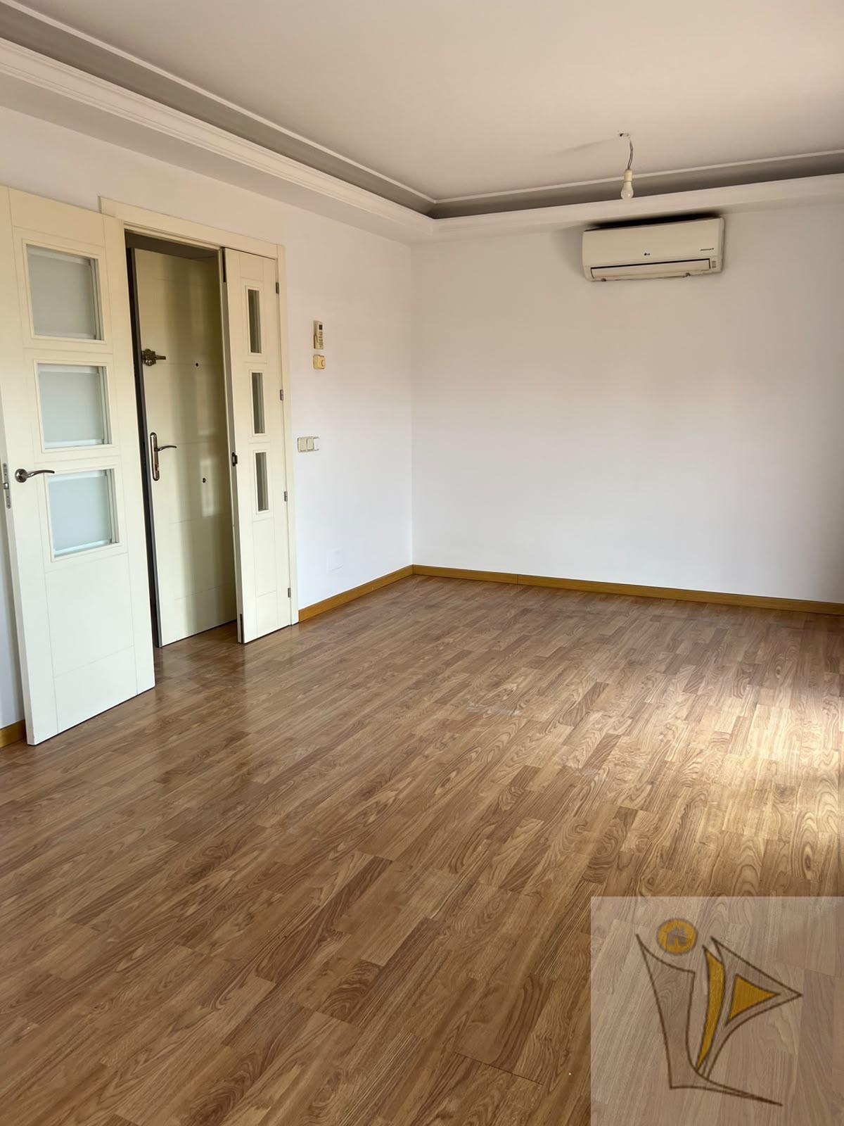 For sale of flat in Madrid