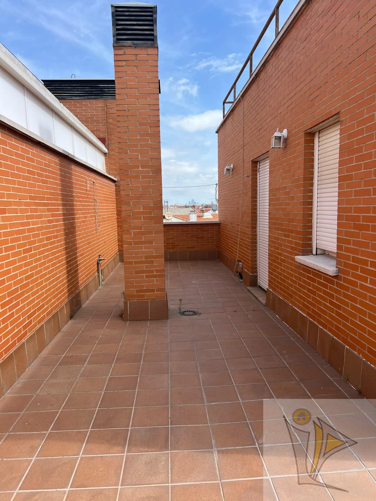 For sale of flat in Madrid