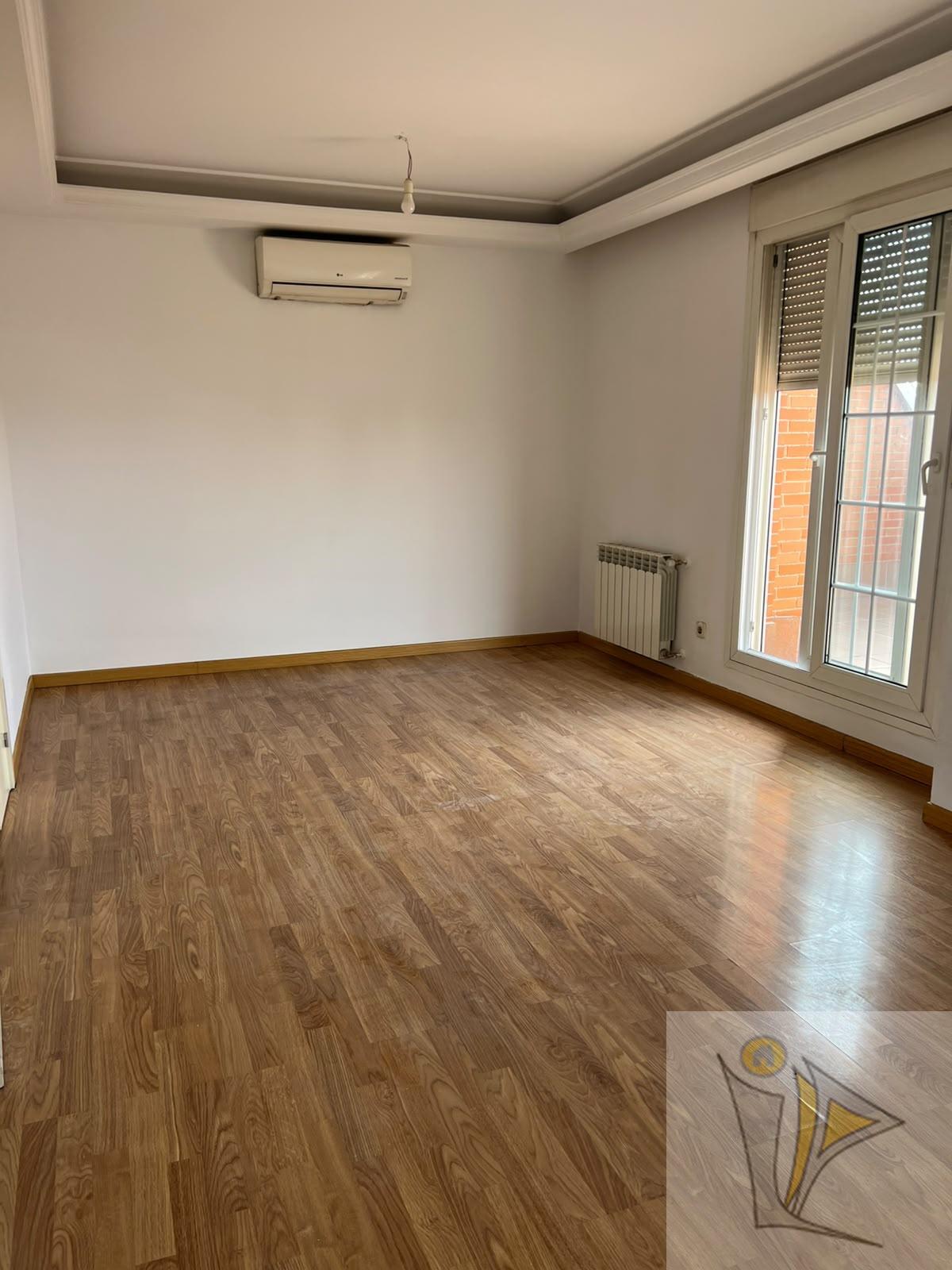 For sale of flat in Madrid