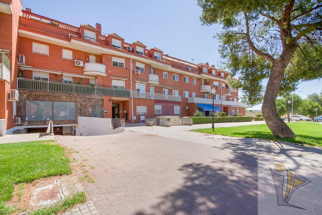 Venta de garaje en Velilla de San Antonio
