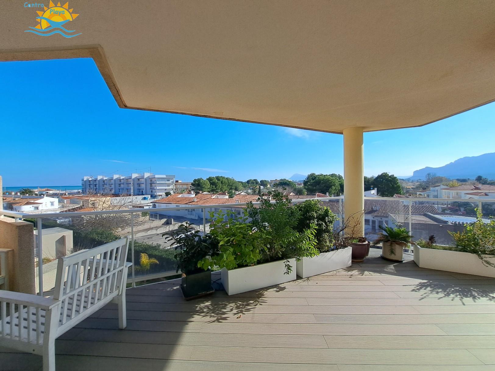 For sale of penthouse in Dénia