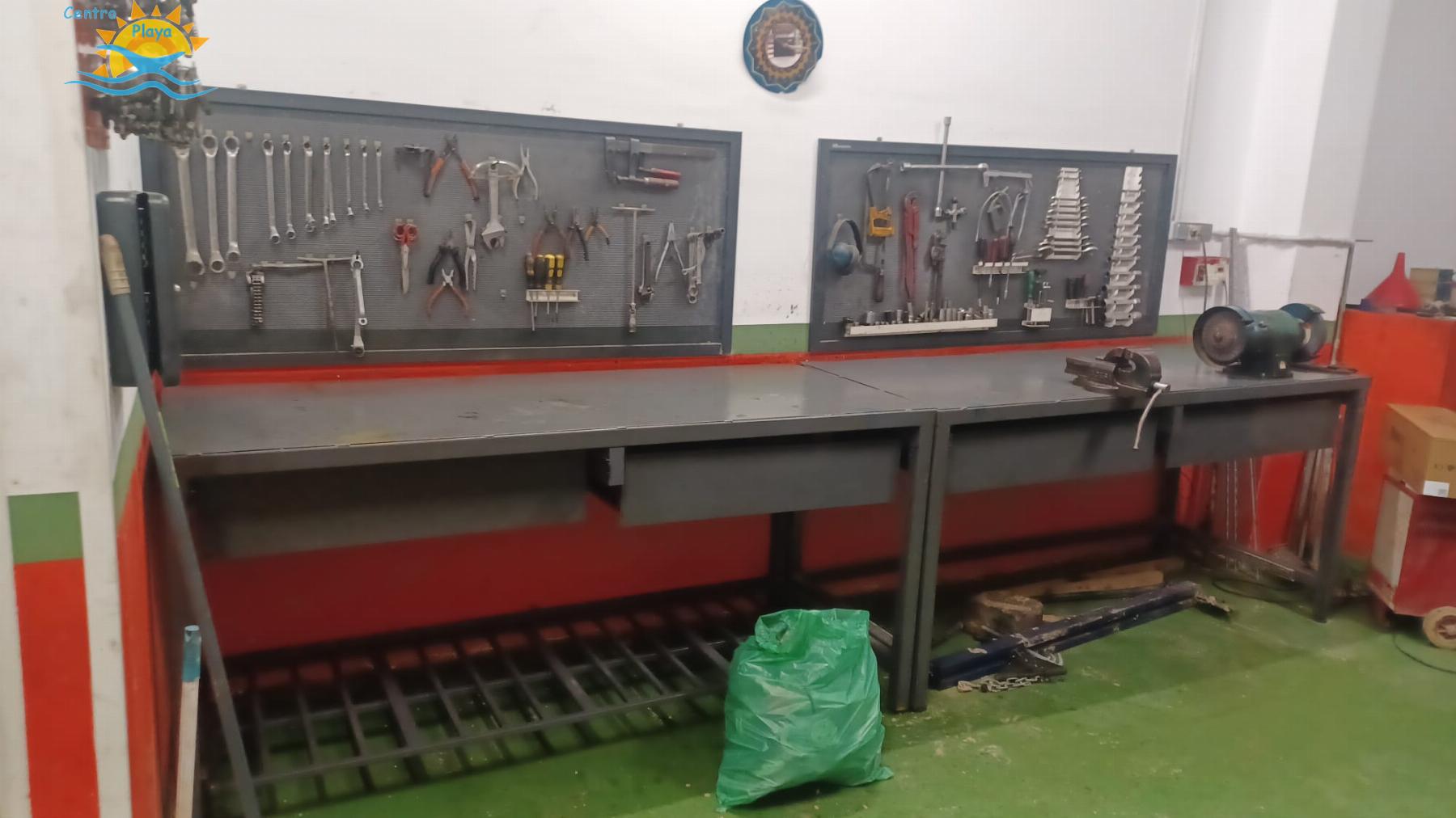 For sale of premises in Benetússer