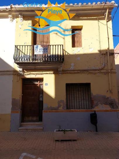 For sale of house in Moncófar
