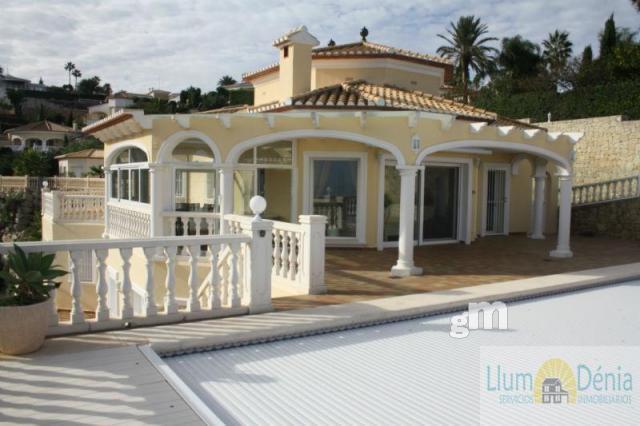 For sale of chalet in Denia