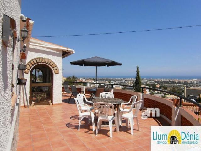 For sale of chalet in Denia