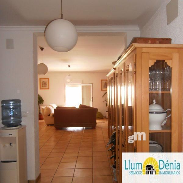 For sale of chalet in Denia