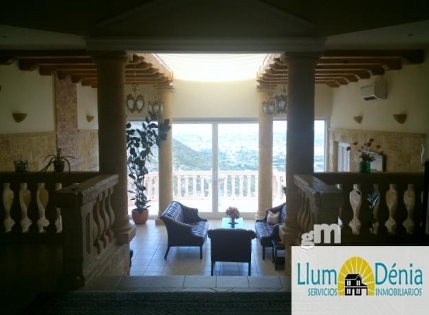 For sale of chalet in Denia