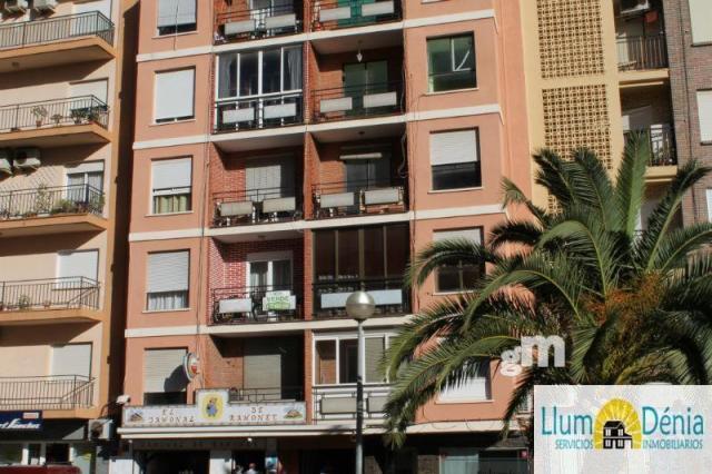 For sale of flat in Denia