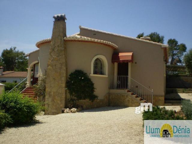 For sale of chalet in Denia