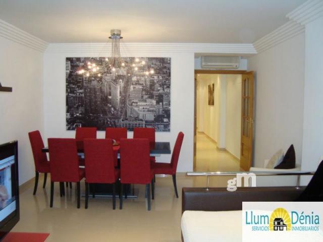 For sale of flat in Denia