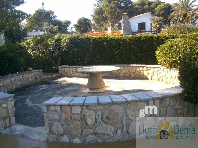 For sale of chalet in Denia