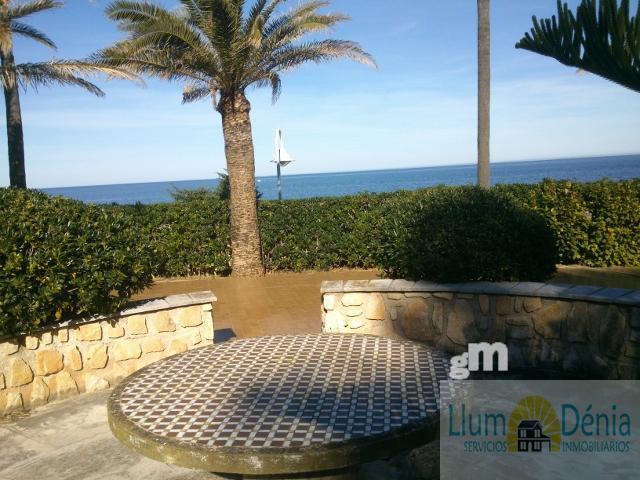 For sale of chalet in Denia