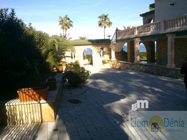 For sale of chalet in Denia