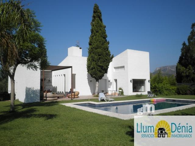 For sale of chalet in Denia