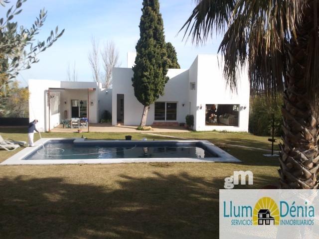 For sale of chalet in Denia