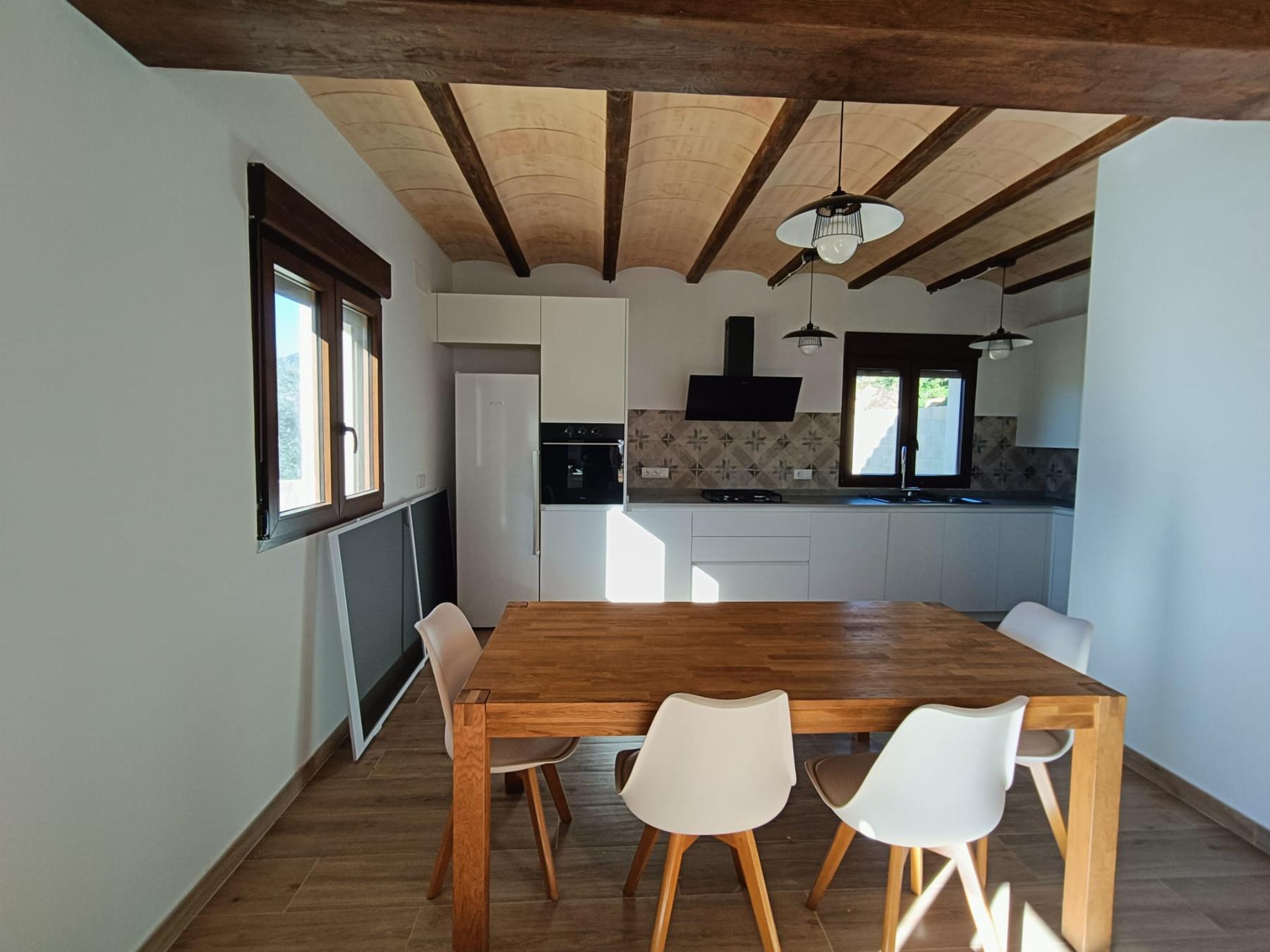 Venta de masía en Sierra Engarcerán