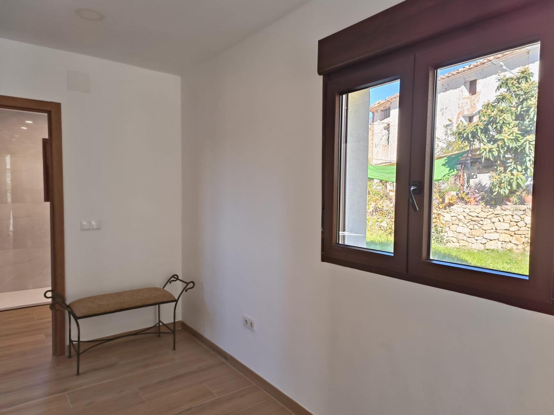 Venta de masía en Sierra Engarcerán