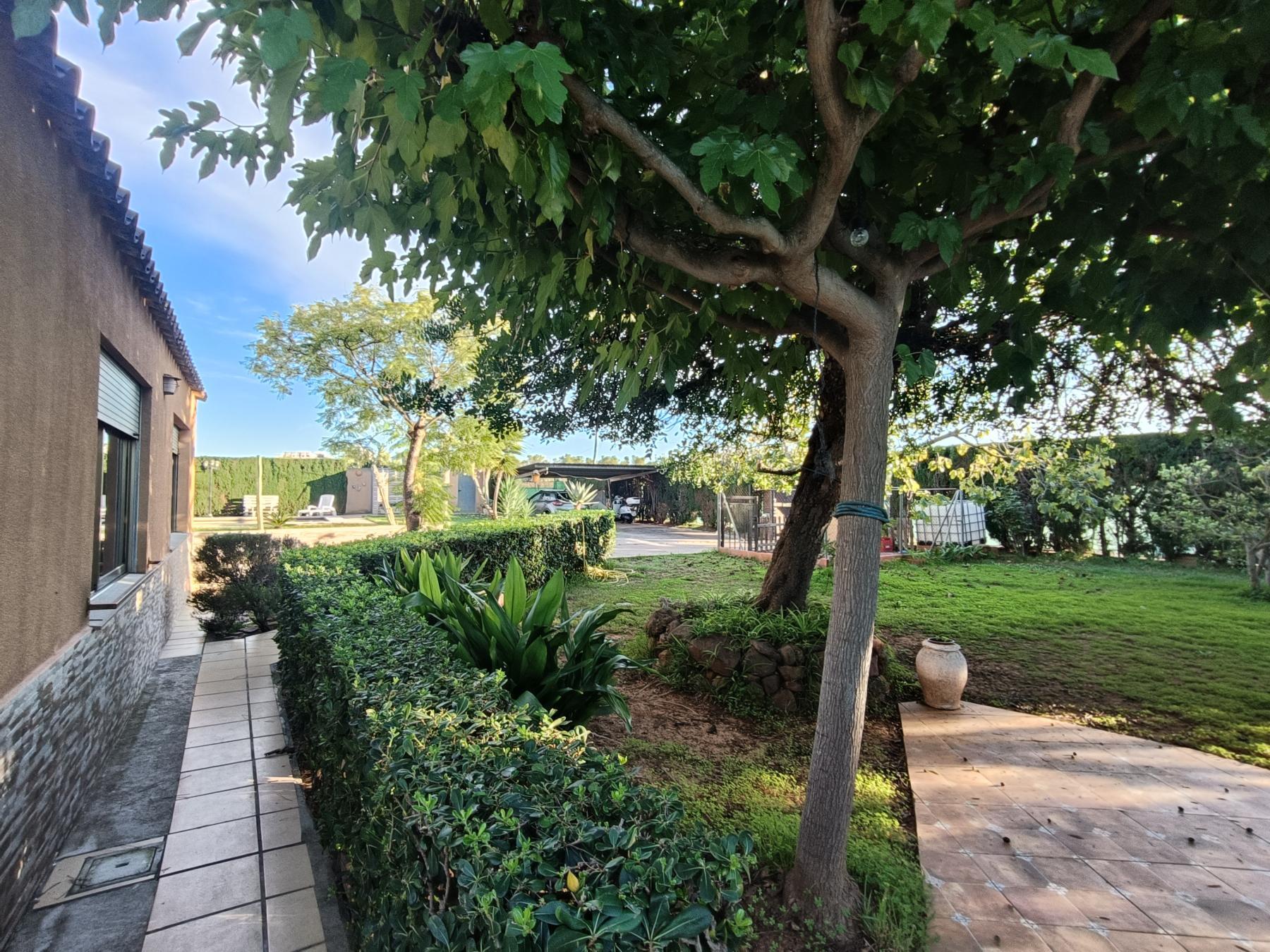 For sale of villa in Benicasim