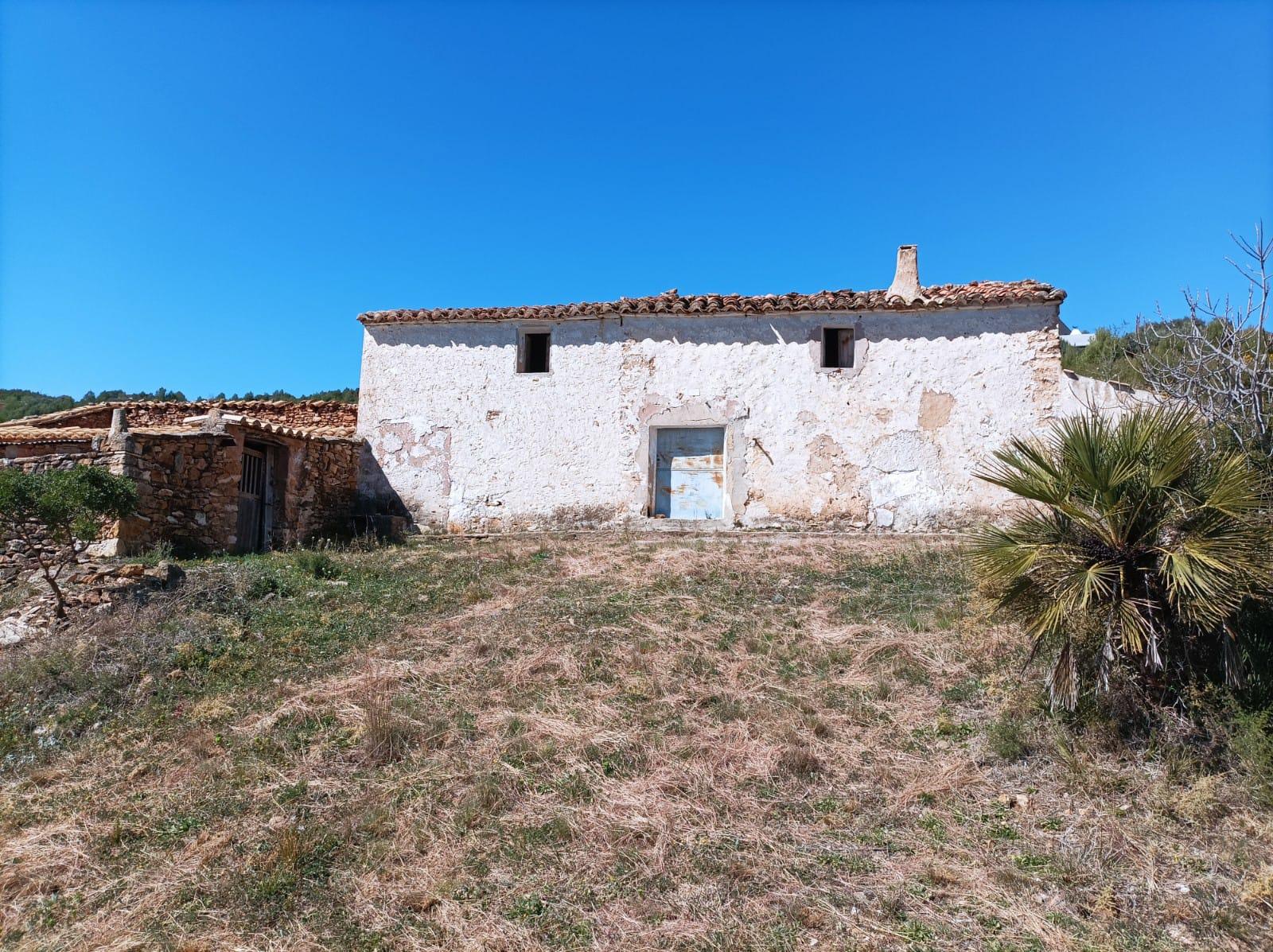 For sale of masia in Useras