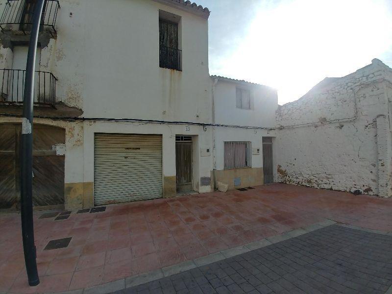 For sale of house in La Pobla Tornesa