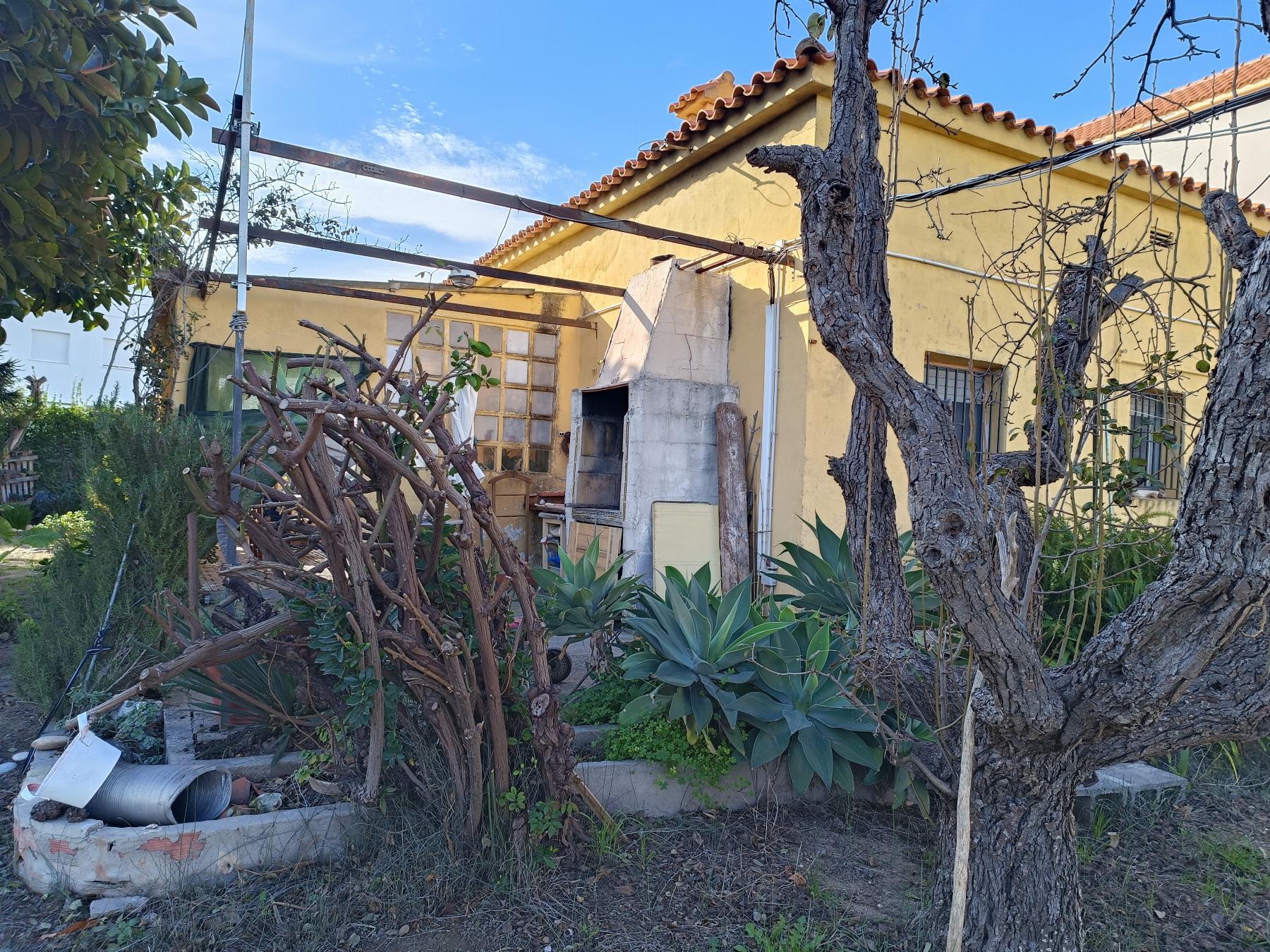 For sale of land in Almazora