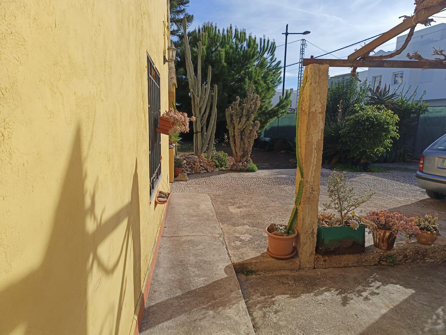 For sale of land in Almazora