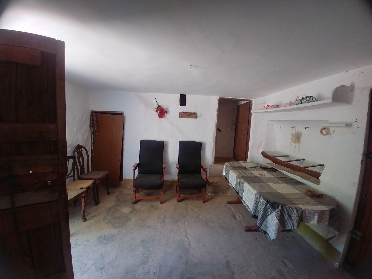 For sale of masia in La Pobla Tornesa