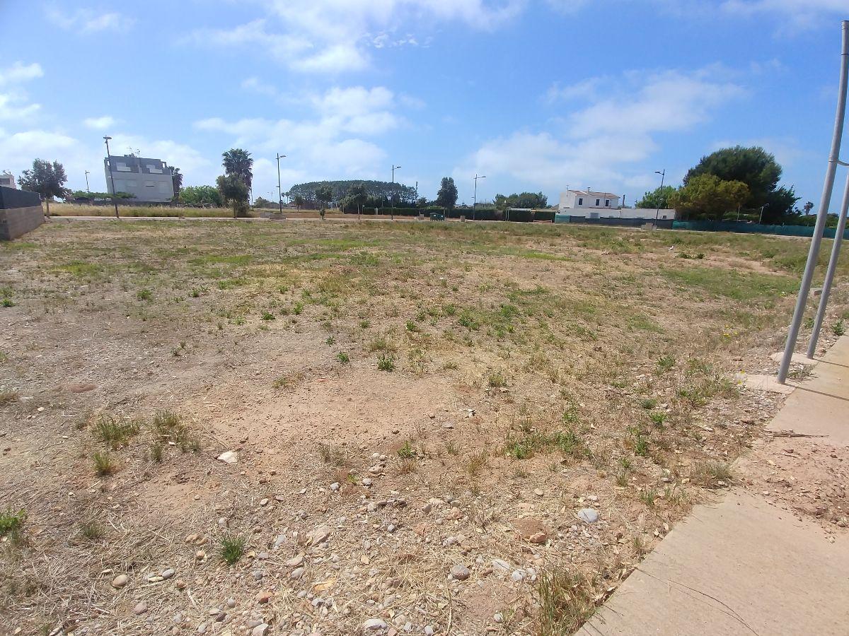 For sale of land in Almazora