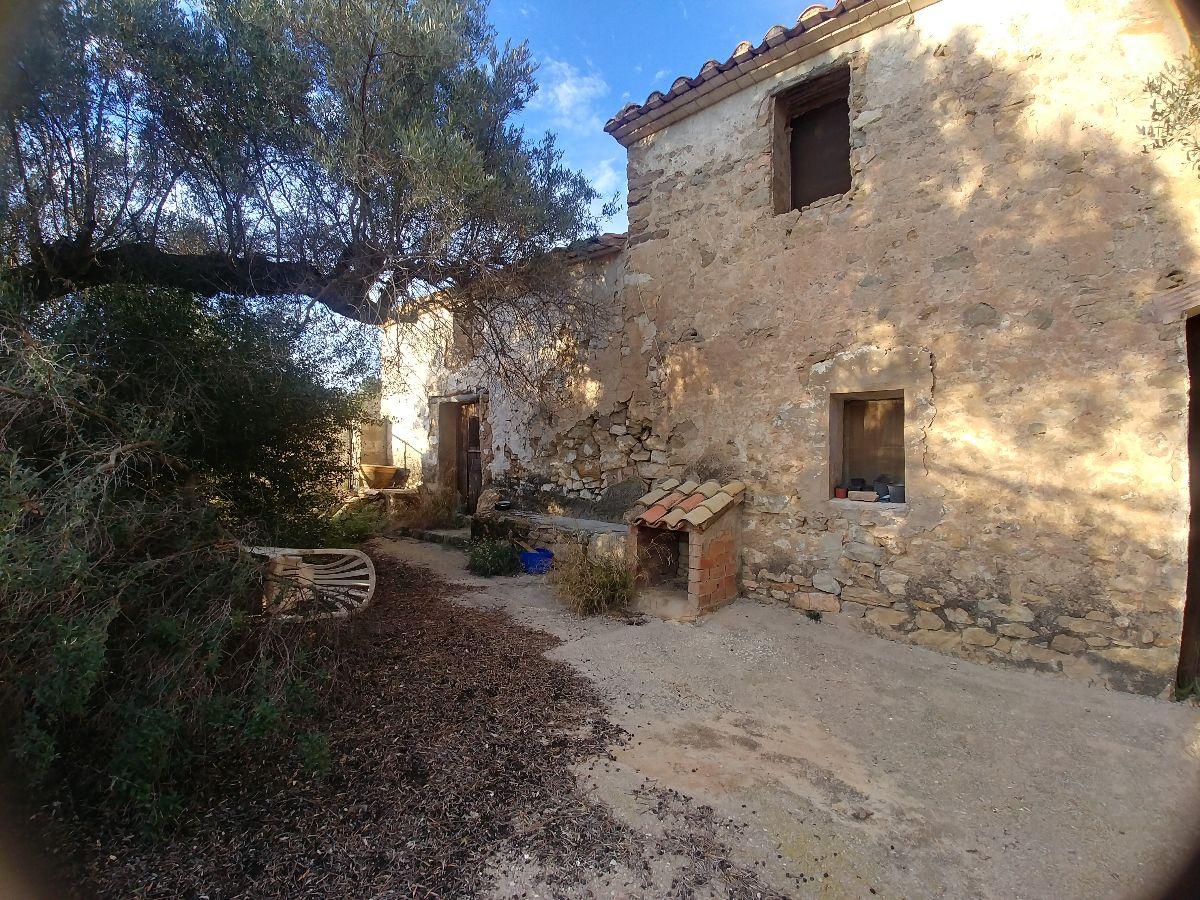 For sale of masia in Castellón