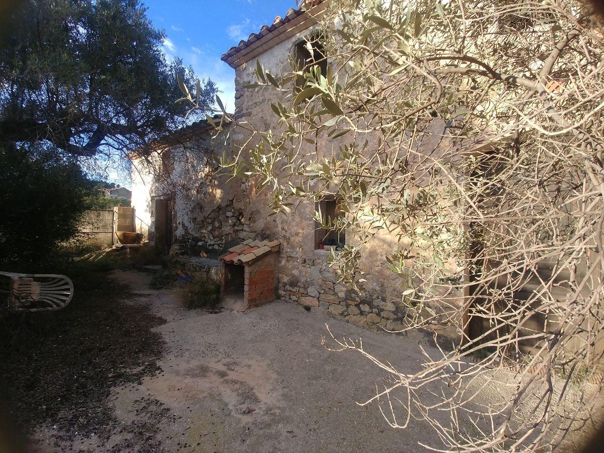 For sale of masia in Castellón