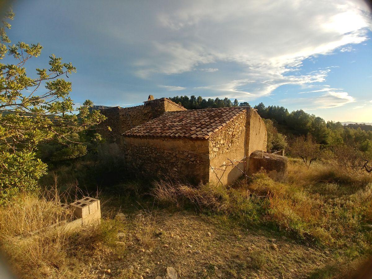 For sale of masia in Castellón