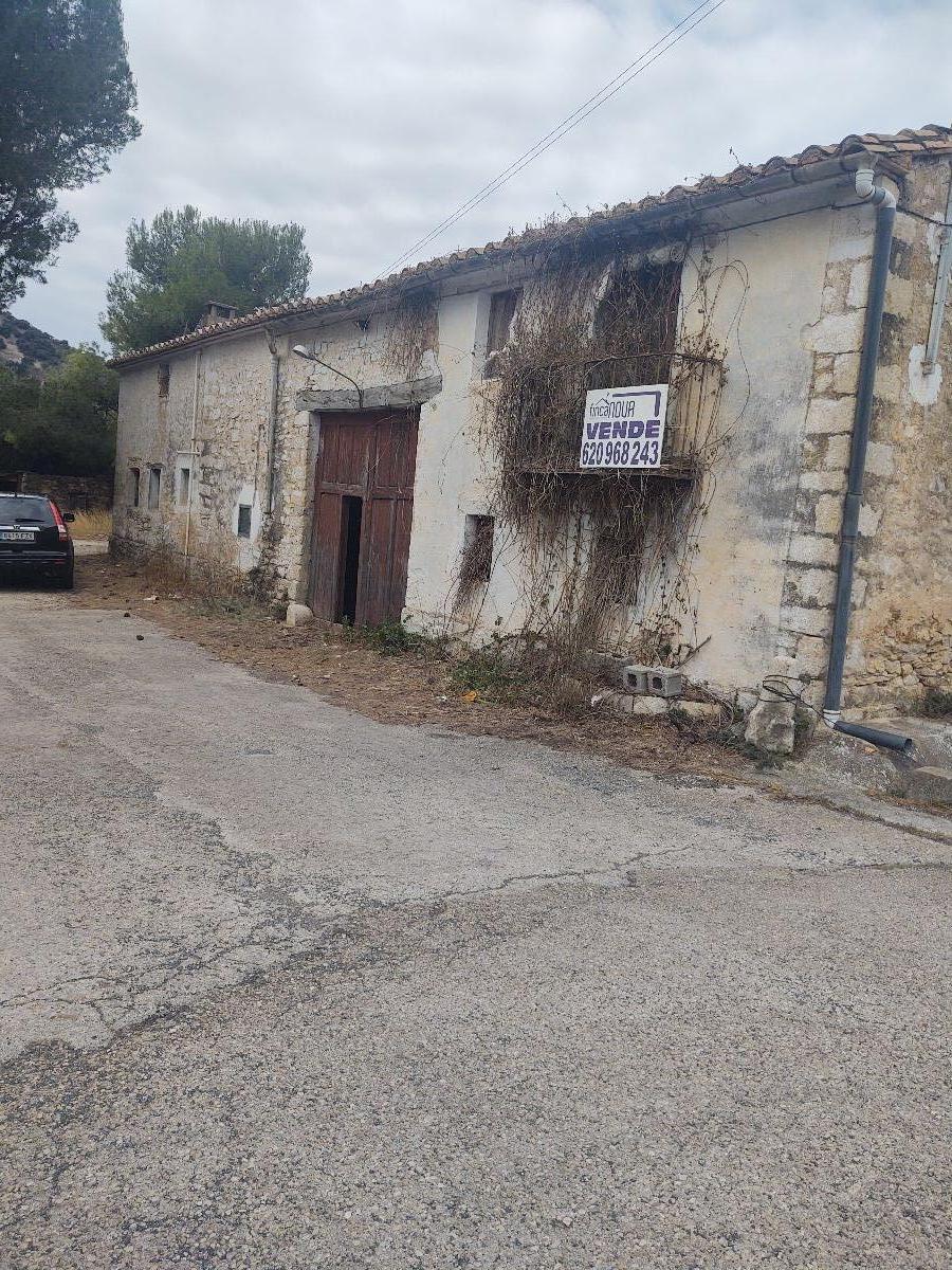 For sale of masia in Ares del Maestre
