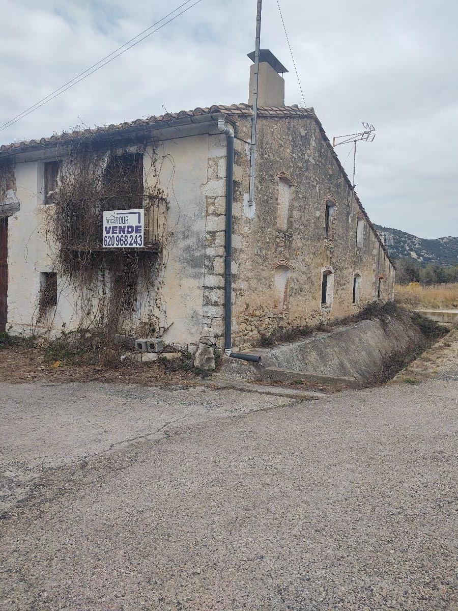 For sale of masia in Ares del Maestre