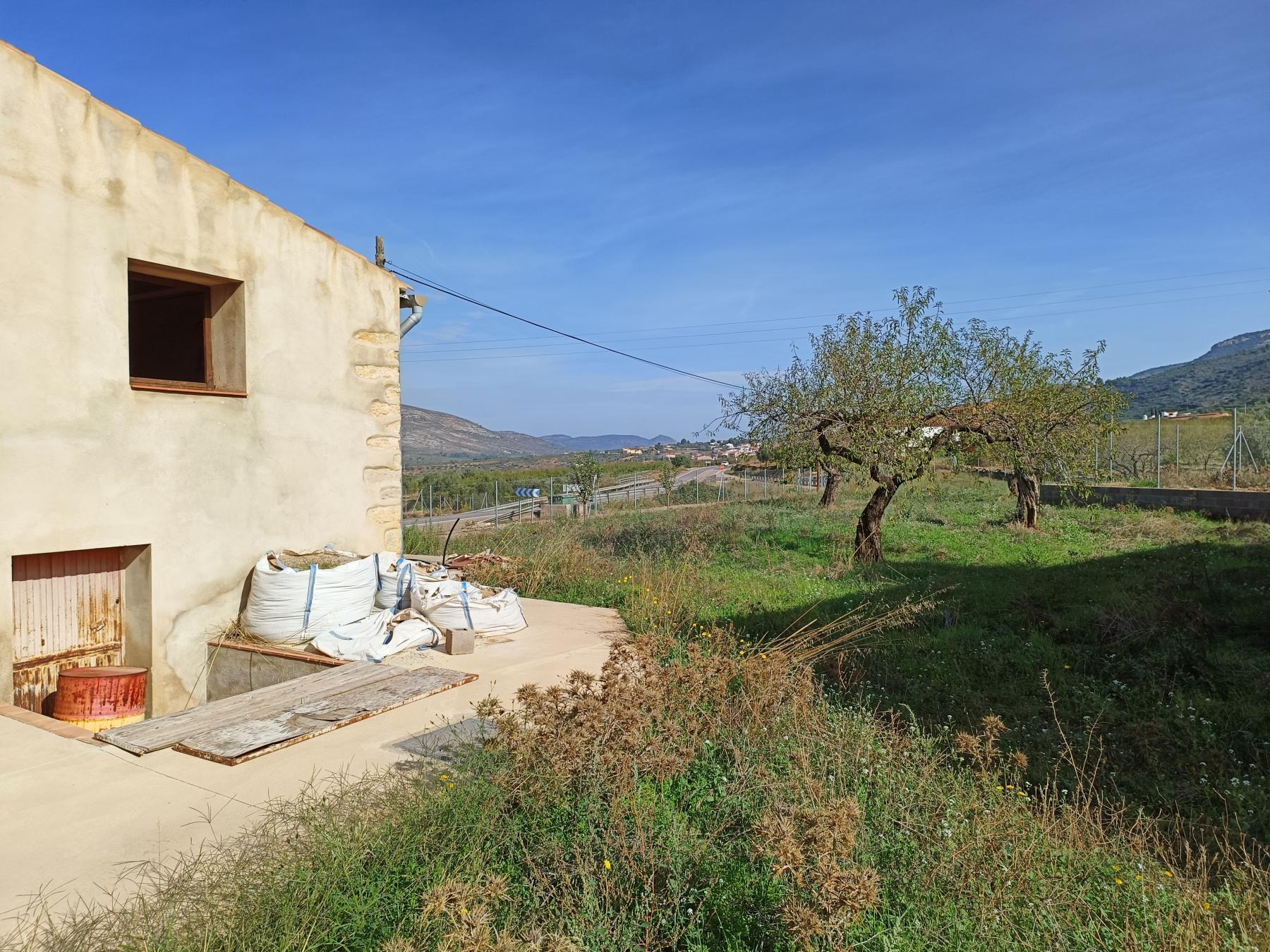 Venta de masía en Sierra Engarcerán